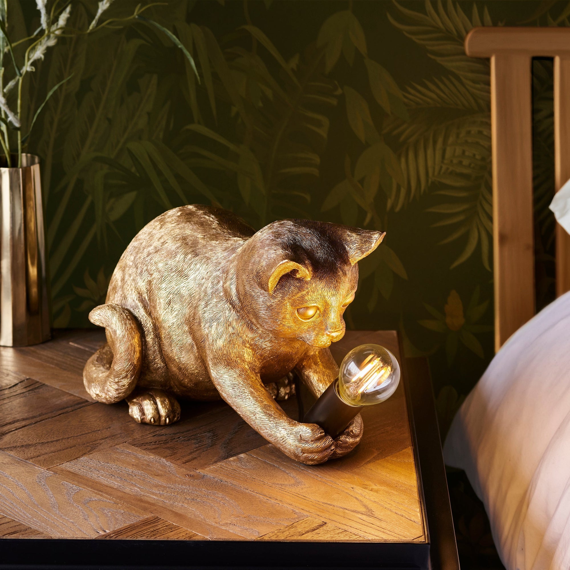 Decorative Golden Cat Table Lamp with Edison Bulb