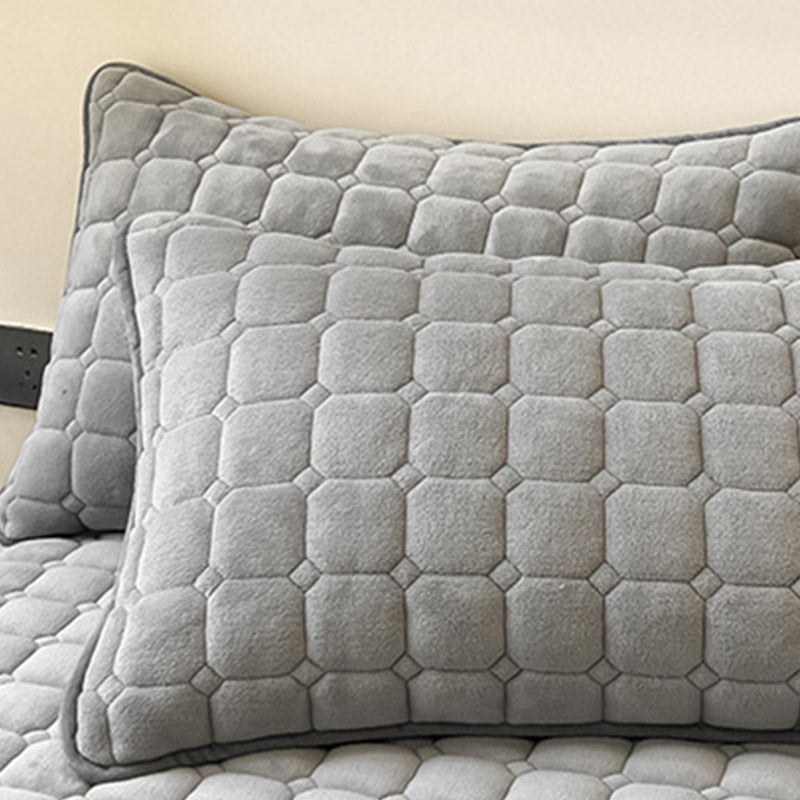 Soft Quilted Throw Blanket for Bed and Sofa Bedspread Cover