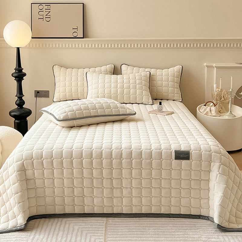 Soft Quilted Throw Blanket for Bed and Sofa Bedspread Cover