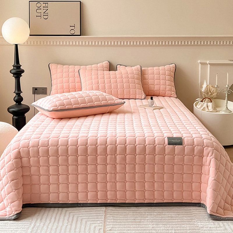 Soft Quilted Throw Blanket for Bed and Sofa Bedspread Cover