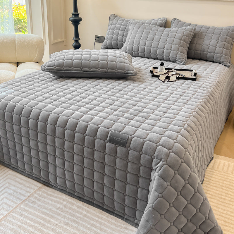 Soft Quilted Throw Blanket for Bed and Sofa Bedspread Cover
