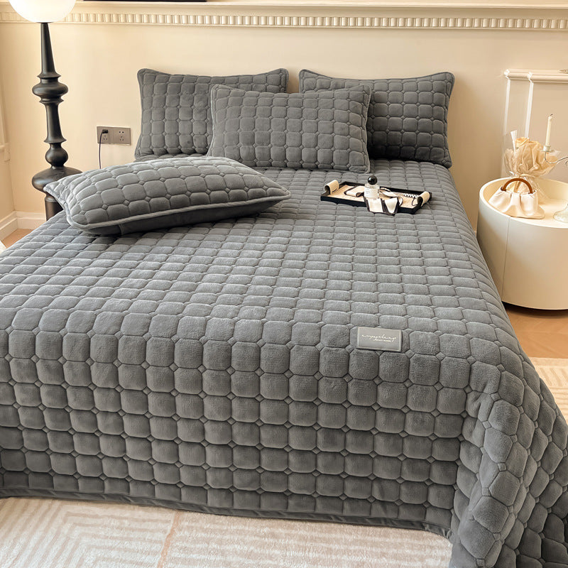 Soft Quilted Throw Blanket for Bed and Sofa Bedspread Cover