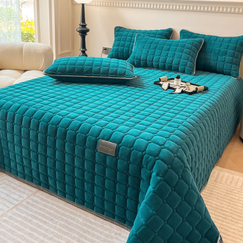 Soft Quilted Throw Blanket for Bed and Sofa Bedspread Cover