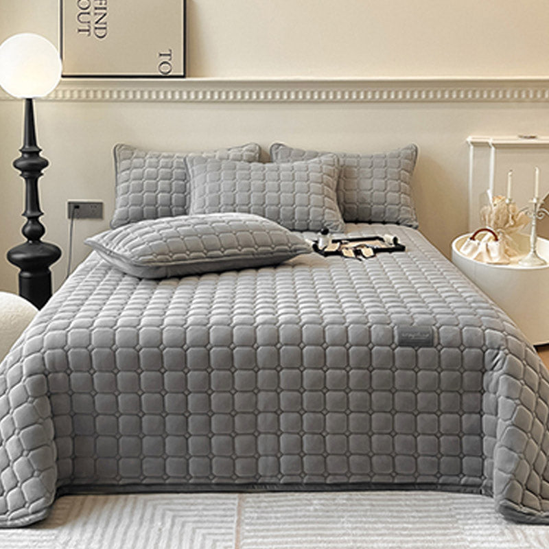 Soft Quilted Throw Blanket for Bed and Sofa Bedspread Cover