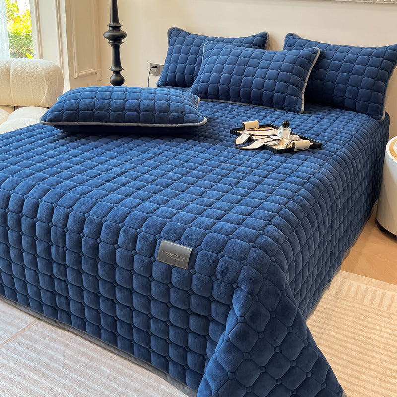 Soft Quilted Throw Blanket for Bed and Sofa Bedspread Cover